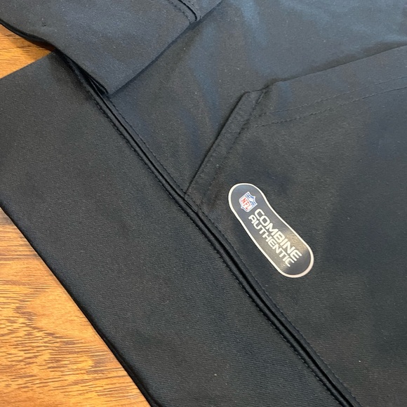 Carolina Panthers hoodie men’s Medium NFL New Era Team Apparel black combine - Picture 2 of 10